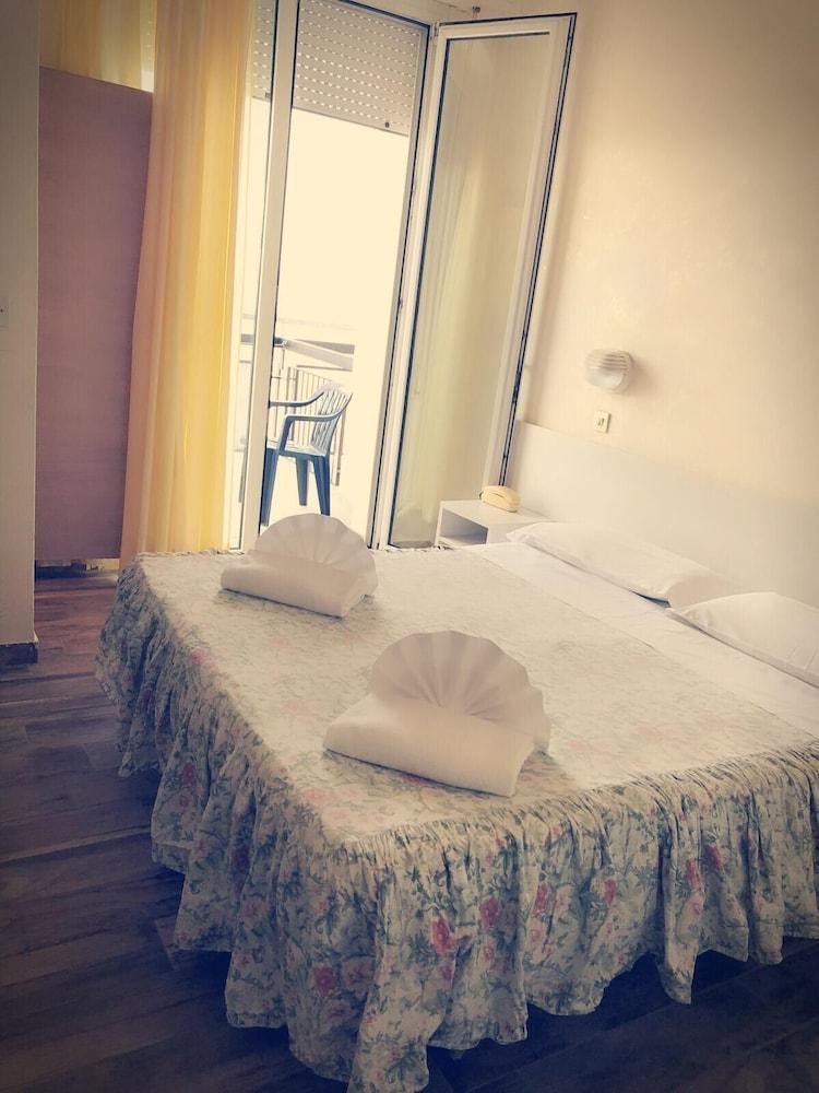 Hotel Brenta Viserbella di Rimini Exterior foto